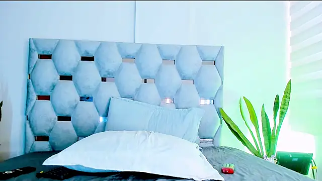 tiago xxx  online show from October 2025 08:57:01 PM