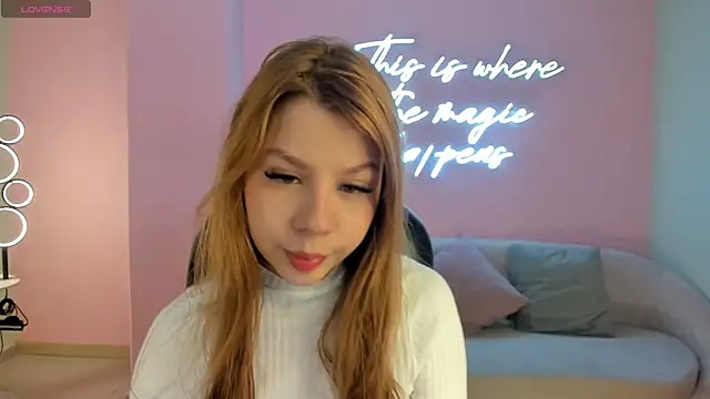 Snapshot of TiffannySins chatting on April 2026 03:22:02 AM TiffannySins online show from April 2026 03:22:02 AM