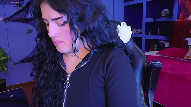 Snapshot of sari_belle chatting on November 2025 08:43:02 PM sari belle online show from November 2025 08:43:02 PM