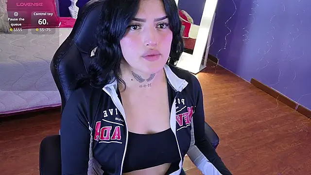 Snapshot of sari_belle chatting on November 2025 08:52:02 PM sari belle online show from November 2025 08:52:02 PM