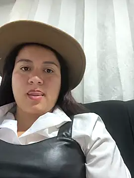 Snapshot of Leonis_0 chatting on October 2025 02:47:02 AM Leonis 0 online show from October 2025 02:47:02 AM