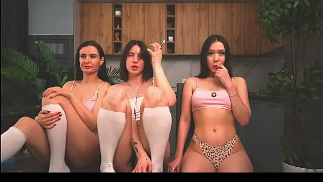 Anny Molly online show from April 2026 01:41:01 PM