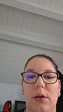 Swiss Lady online show from November 2025 09:44:02 AM