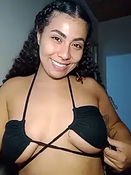 Snapshot of A_maddy chatting on December 2025 11:21:01 PM A maddy online show from December 2025 11:21:01 PM