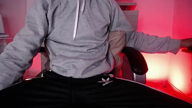 Snapshot of Mr_Klein_69 chatting on October 2025 03:29:02 AM Mr Klein 69 online show from October 2025 03:29:02 AM