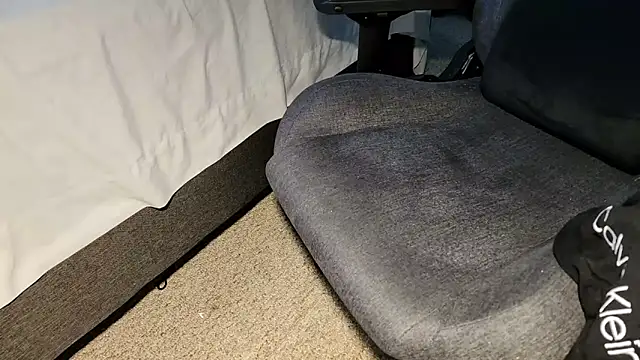 Snapshot of catt18 chatting on November 2025 02:50:01 PM catt18 online show from November 2025 02:50:01 PM