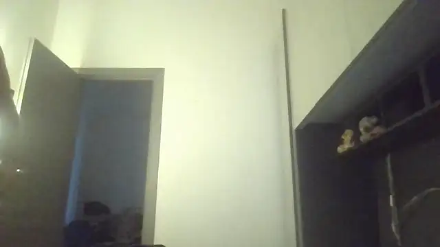 giuseppelovisi85 online show from October 2025 04:15:02 PM