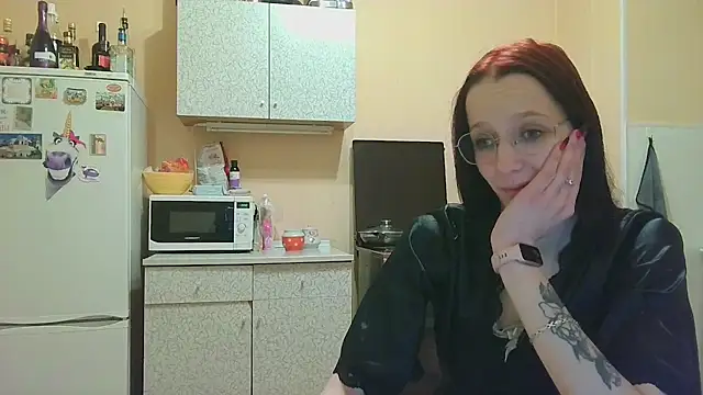 Lucy Divine online show from November 2025 08:08:02 PM