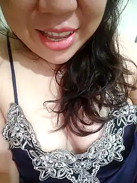 Snapshot of Julyy08 chatting on May 2026 09:04:02 AM Julyy08 online show from May 2026 09:04:02 AM