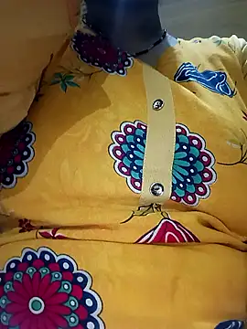 Snapshot of angry_couplez chatting on January 2026 03:43:01 AM angry couplez online show from January 2026 03:43:01 AM