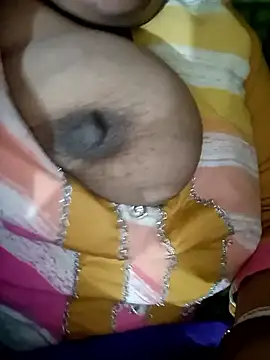 Snapshot of angry_couplez chatting on January 2026 08:20:01 AM angry couplez online show from January 2026 08:20:01 AM