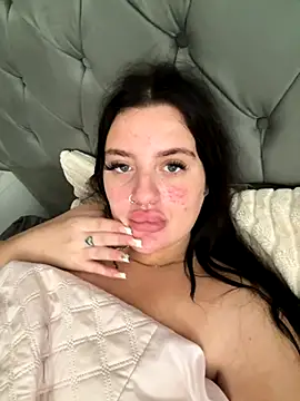 Snapshot of Victoriasteel chatting on September 2025 09:56:01 AM Victoriasteel online show from September 2025 09:56:01 AM