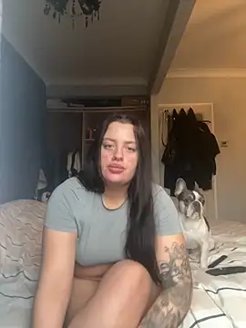 Snapshot of Victoriasteel chatting on October 2025 08:47:01 AM Victoriasteel online show from October 2025 08:47:01 AM