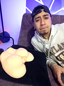 abnerdam01 online show from September 2025 12:53:01 PM