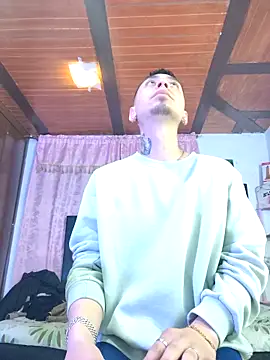 abnerdam01 online show from October 2025 12:04:02 PM