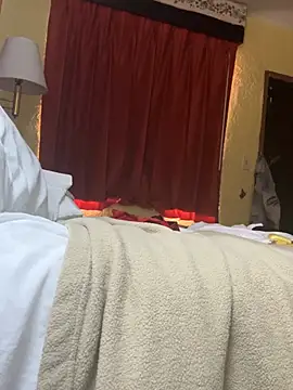 Bobcat6922 online show from March 2026 06:32:01 PM