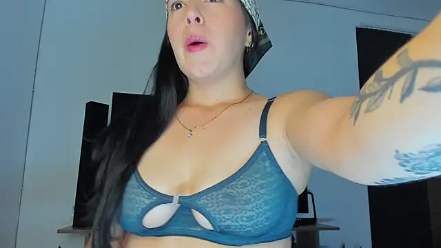 Snapshot of tianastone_ chatting on November 2025 02:57:02 AM tianastone online show from November 2025 02:57:02 AM