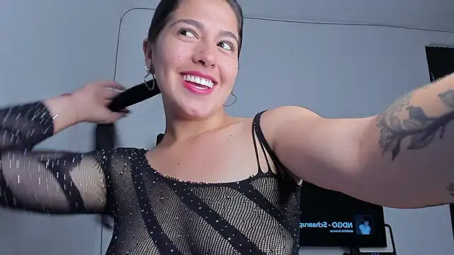 Snapshot of tianastone_ chatting on February 2026 11:25:01 PM tianastone online show from February 2026 11:25:01 PM