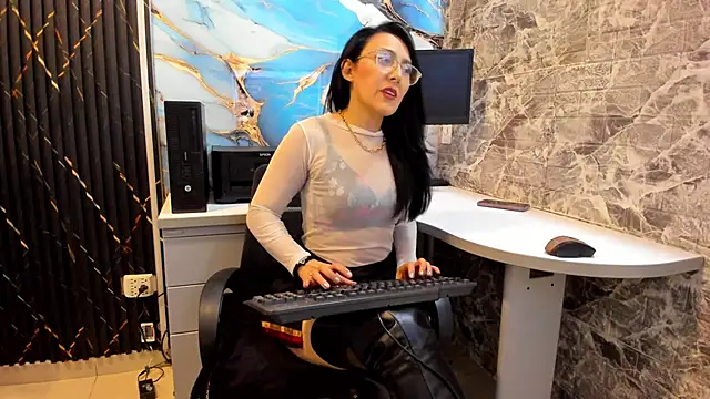 Snapshot of Scarlett_14_ chatting on September 2025 03:19:01 AM Scarlett 14 online show from September 2025 03:19:01 AM