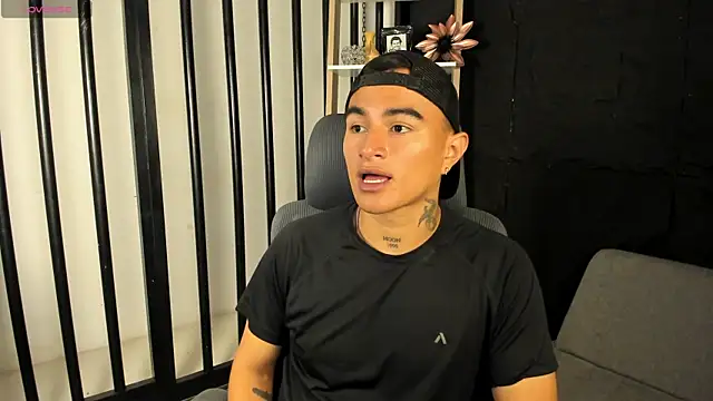 Snapshot of LiamDeep chatting on September 2025 01:18:02 AM LiamDeep online show from September 2025 01:18:02 AM