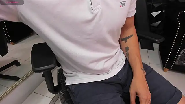 LiamDeep online show from April 2026 01:53:02 PM