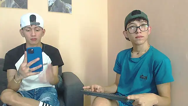 Snapshot of Marcus_and_Tony chatting on March 2026 05:24:02 AM Marcus and Tony online show from March 2026 05:24:02 AM
