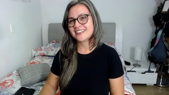 Snapshot of sophie_lopez1 chatting on February 2026 01:33:01 AM sophie lopez1 online show from February 2026 01:33:01 AM