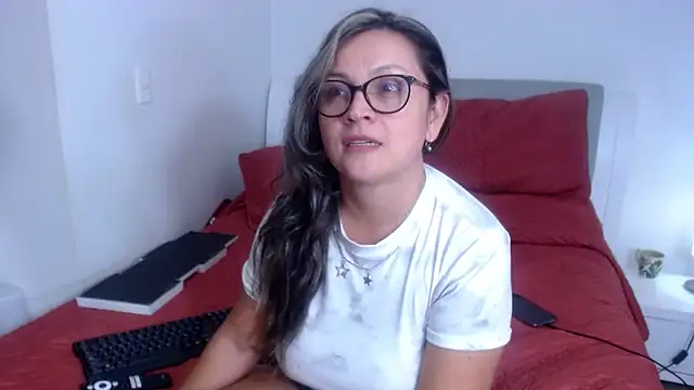 Snapshot of sophie_lopez1 chatting on March 2026 02:57:02 AM sophie lopez1 online show from March 2026 02:57:02 AM