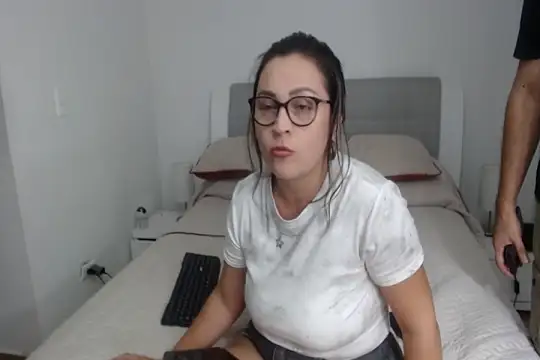 Snapshot of sophie_lopez1 chatting on May 2026 08:39:02 PM sophie lopez1 online show from May 2026 08:39:02 PM