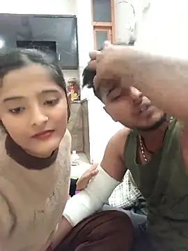 Snapshot of romantic_couple1 chatting on December 2025 12:40:01 AM romantic couple1 online show from December 2025 12:40:01 AM