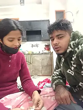 Snapshot of romantic_couple1 chatting on January 2026 01:21:02 AM romantic couple1 online show from January 2026 01:21:02 AM