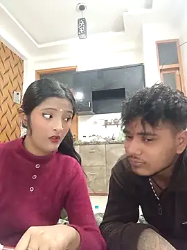 Snapshot of romantic_couple1 chatting on February 2026 12:53:01 AM romantic couple1 online show from February 2026 12:53:01 AM