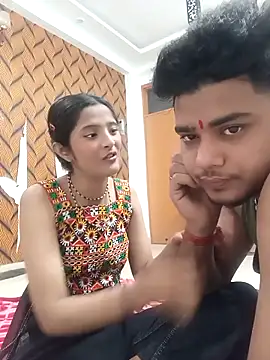 Snapshot of romantic_couple1 chatting on February 2026 01:13:01 AM romantic couple1 online show from February 2026 01:13:01 AM