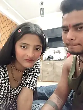 Snapshot of romantic_couple1 chatting on February 2026 01:56:02 AM romantic couple1 online show from February 2026 01:56:02 AM