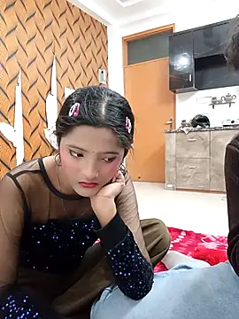 Snapshot of romantic_couple1 chatting on February 2026 01:07:02 AM romantic couple1 online show from February 2026 01:07:02 AM