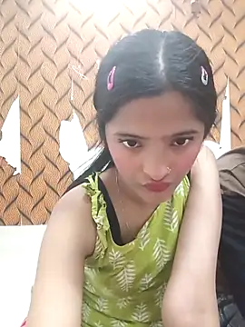 Snapshot of romantic_couple1 chatting on February 2026 01:26:01 AM romantic couple1 online show from February 2026 01:26:01 AM