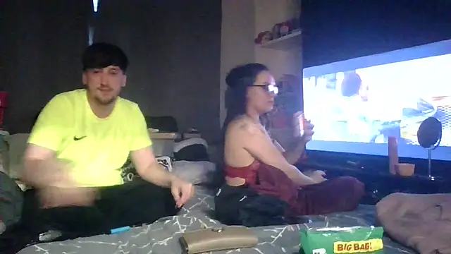 Snapshot of scottishcouple2002 chatting on October 2025 04:39:02 PM scottishcouple2002 online show from October 2025 04:39:02 PM