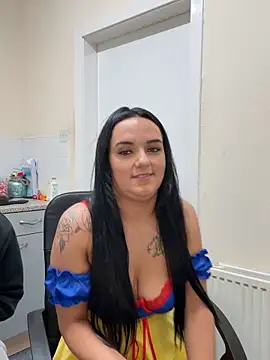 Snapshot of scottishcouple2002 chatting on October 2025 01:19:02 AM scottishcouple2002 online show from October 2025 01:19:02 AM