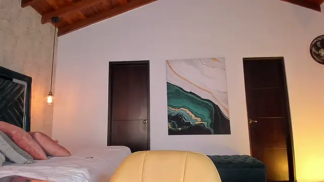 Sofi Moreno online show from October 2025 12:15:01 PM