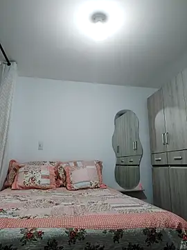 mia mancinii online show from February 2026 05:09:02 PM