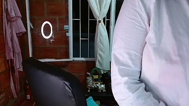 Snapshot of Milf_Fantassyy chatting on September 2025 04:01:01 AM Milf Fantassyy online show from September 2025 04:01:01 AM