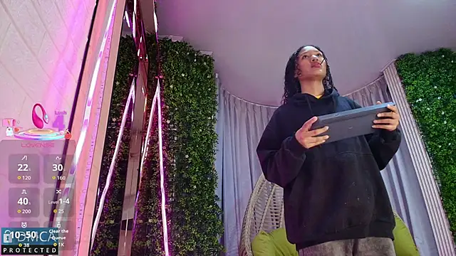 Snapshot of Kiara_Zahiri__ chatting on September 2025 10:39:02 AM Kiara Zahiri online show from September 2025 10:39:02 AM