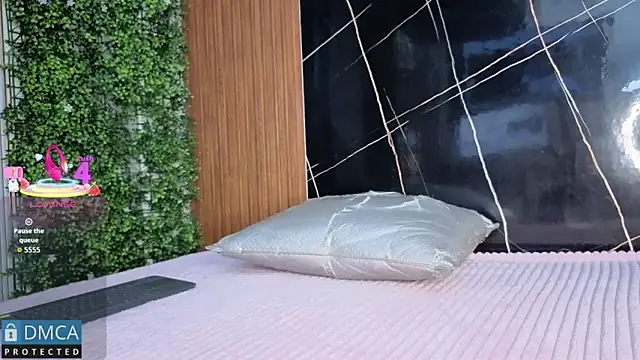 Snapshot of Kiara_Zahiri__ chatting on October 2025 11:02:01 AM Kiara Zahiri online show from October 2025 11:02:01 AM