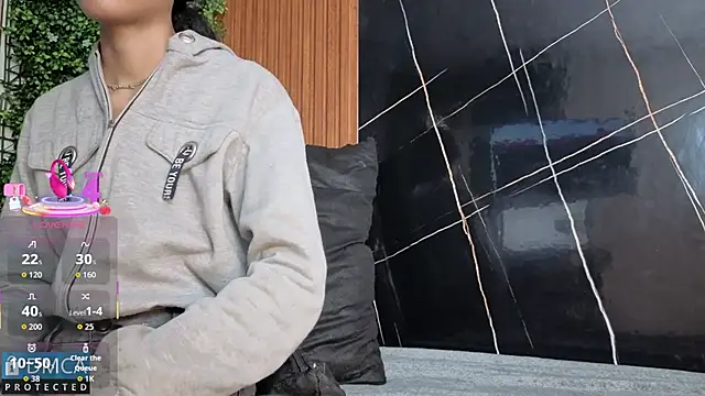 Snapshot of Kiara_Zahiri__ chatting on November 2025 11:10:01 AM Kiara Zahiri online show from November 2025 11:10:01 AM