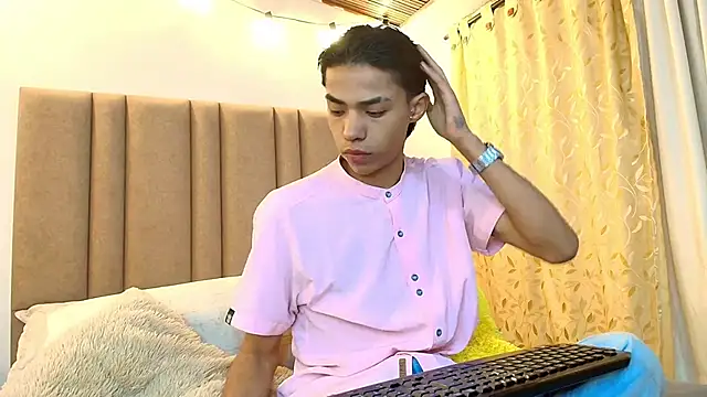 camilo nom online show from September 2025 04:40:02 AM