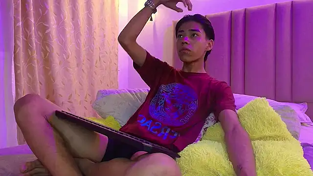 camilo nom online show from October 2025 04:33:01 AM