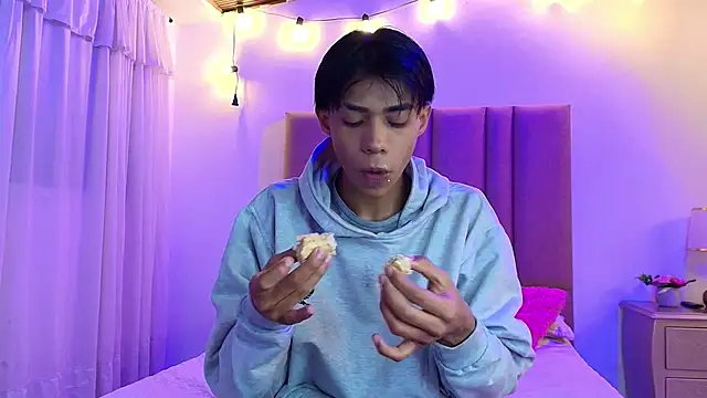 camilo nom online show from November 2025 04:23:01 AM