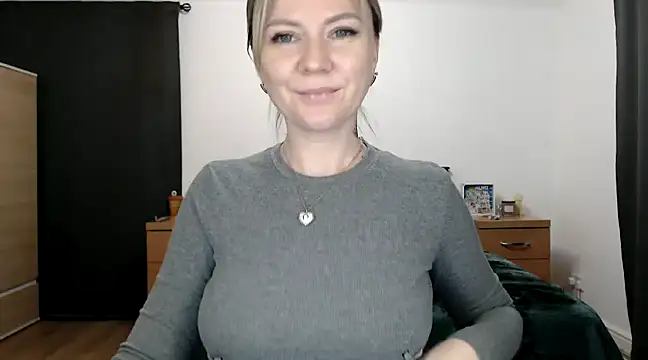 Snapshot of ParadiseAlina chatting on January 2025 11:13:02 PM ParadiseAlina online show from January 2025 11:13:02 PM