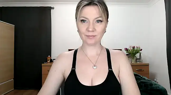 Snapshot of ParadiseAlina chatting on January 2025 06:43:01 PM ParadiseAlina online show from January 2025 06:43:01 PM