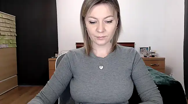 Snapshot of ParadiseAlina chatting on February 2025 04:22:01 PM ParadiseAlina online show from February 2025 04:22:01 PM